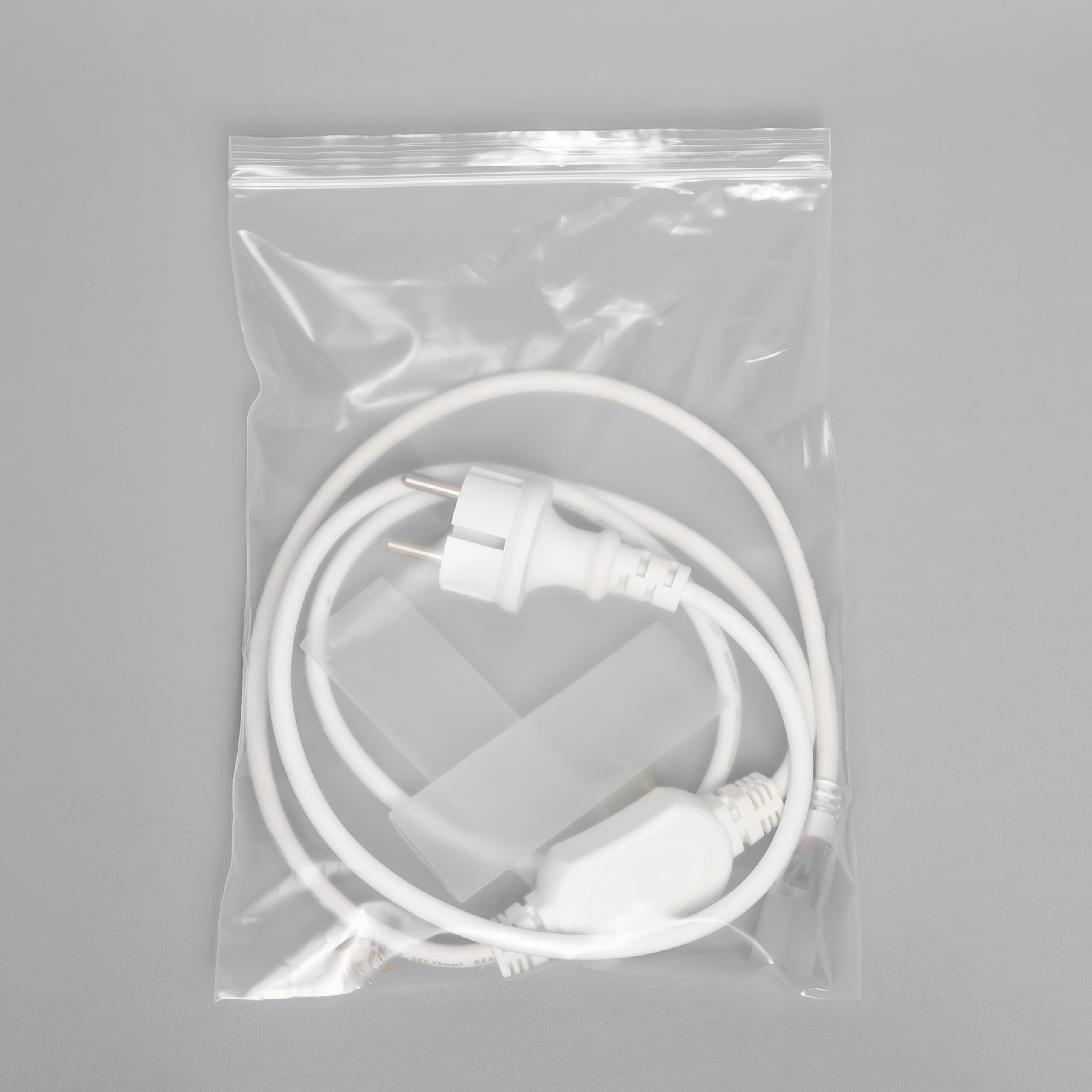 Качественная картинка Кабель питания Laitcom 1,5м с Выпрямителем 8А для неона 8х16 мм, 220В, провод белый каучук, IP65