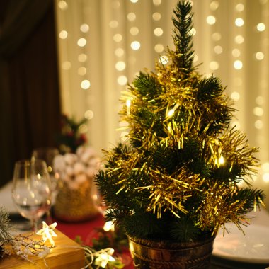 Качественная картинка Гирлянда светодиодная Мишура золотая Neon-Night 1,5м, проз.ПВХ, IP20, 10LED, теплый белый, 2хАА(нет)