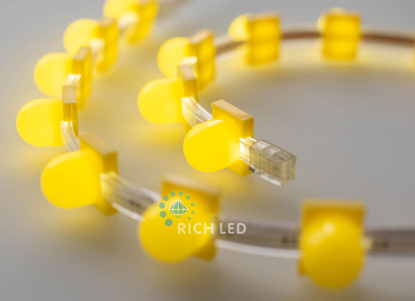 Качественная картинка Цветной съемный колпачек для клипсолайта RichLed.Размер 3х2х3, Цвет желтый