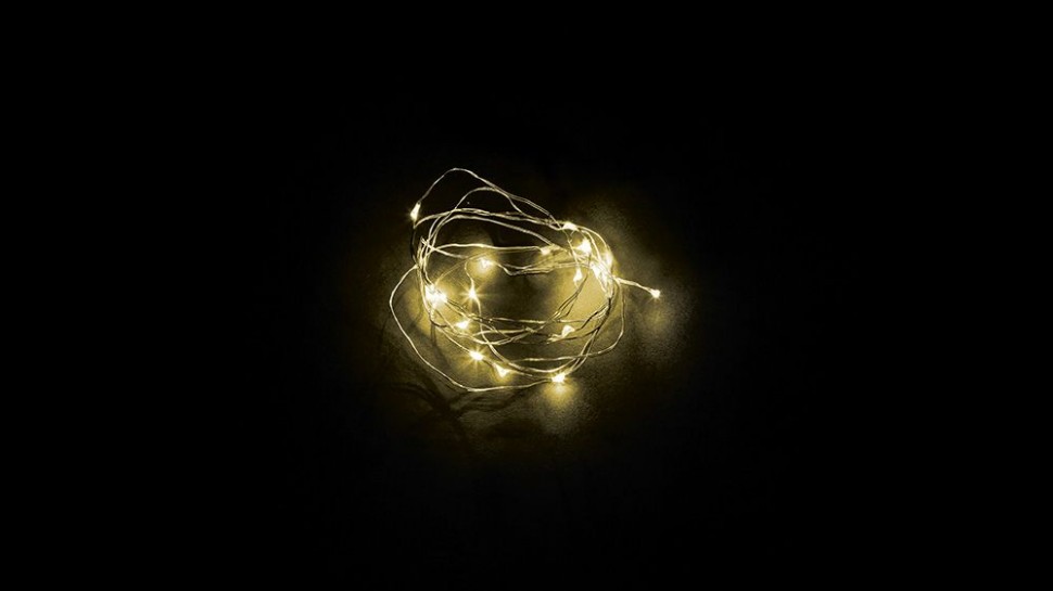 Качественная картинка Светодиодная гирлянда Feron CL570 линейная 2м теплый свет (2700К) с питанием от батареек