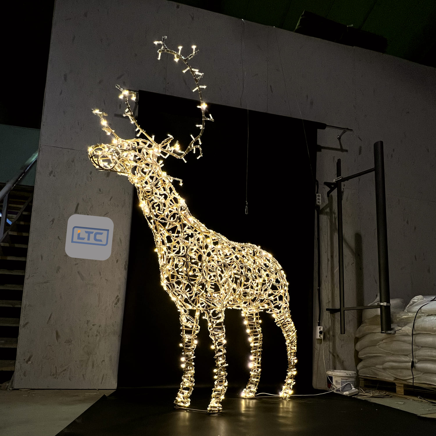 Качественная картинка Светодиодная Фигура «Световой Олень» 1,2м Тепло-Белый 24В, IP65