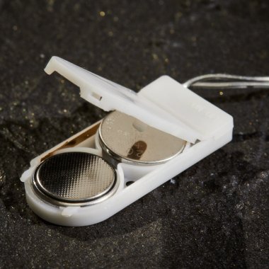 Качественная картинка Светодиодная гирлянда Роса Neon-Night, 2м, 20 LED, ПВХ, IP20, 2хCR2032 (в комплекте), красный