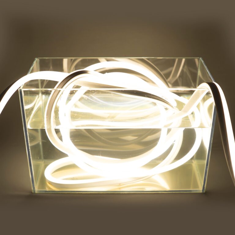 Качественная картинка Гибкий неон Laitcom односторонний 8х16мм, 220В, 144 LED/м, IP65, теплый белый, бухта 50м