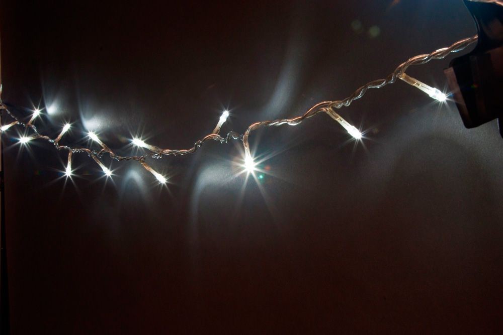 Качественная картинка Светодиодная гирлянда Feron CL06, 230V, 200 LED 20м, 5000K, 12W, с контроллером, IP 20, шнур 1.5м