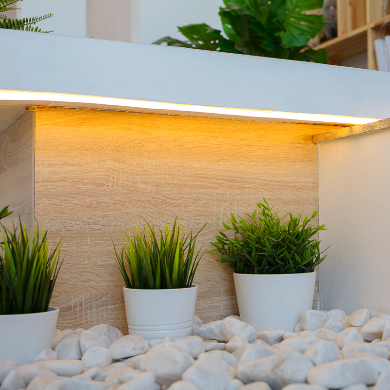 Качественная картинка Гибкий неон NEON-NIGHT LED SMD 8х16 мм, односторонний теплый белый, 120 LED/м, 20 м