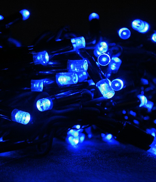 Качественная картинка 04-059 Светодиодная нить Laitcom, мерцание 100%, 75 LED, IP54, 10м, 220-230V, черн. пр., синий