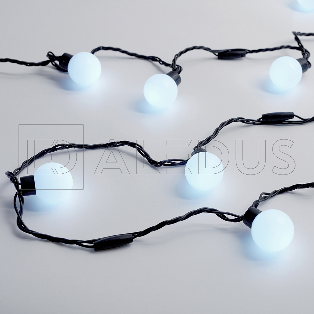 Качественная картинка Светодиодная гирлянда с шариками ALEDUS 5 м, черный провод, ПВХ