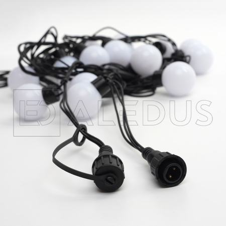 Качественная картинка Светодиодная гирлянда с шариками ALEDUS 5 м, черный провод, ПВХ