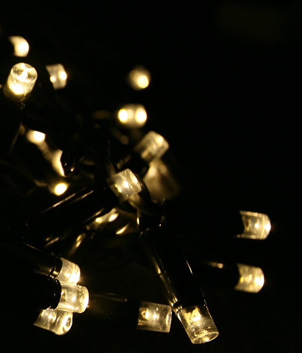 Качественная картинка 04-017 Светодиодная бахрома Laitcom 4,8x0,9м, 348 LED, IP54, черн. пр., теплый белый