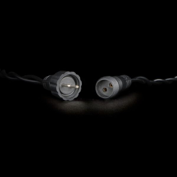 Качественная картинка Светодиодная нить с колпач. Laitcom 10 м, 24V, IP65, 100 led, черн.пров, мерц.бел.диода, белый